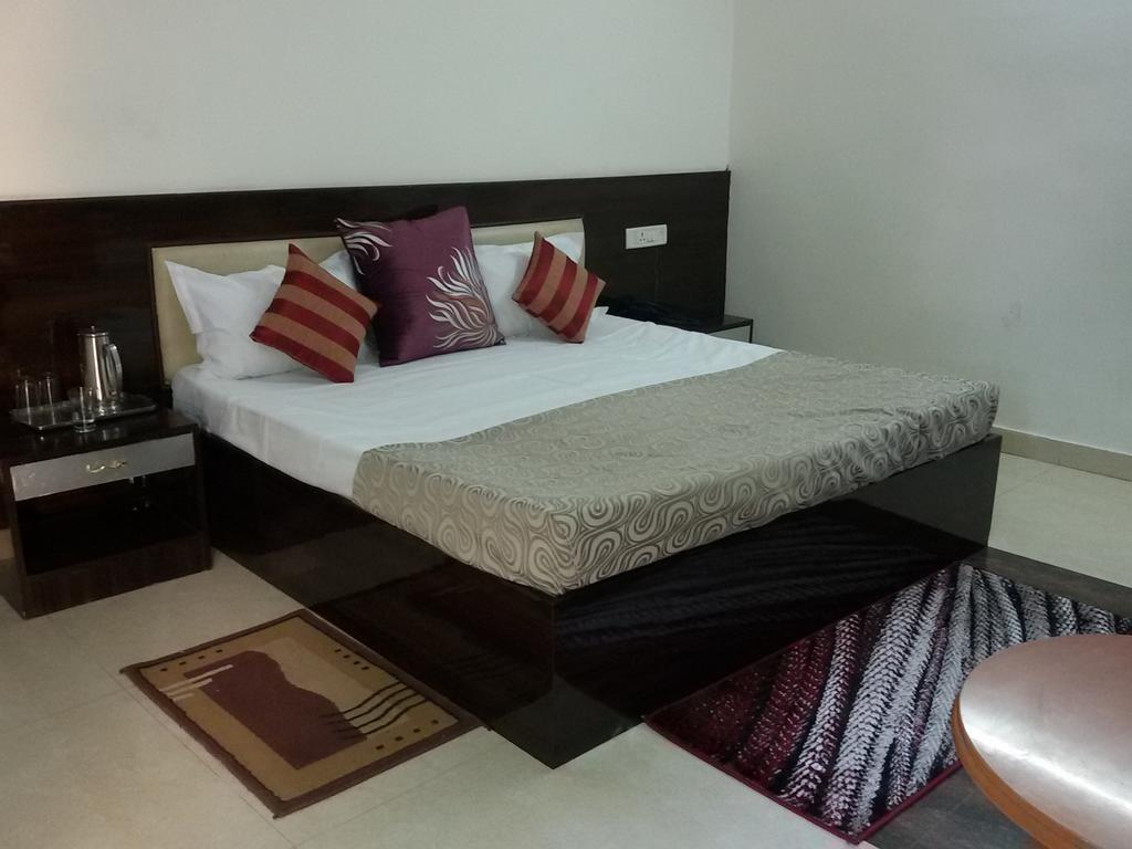 Hotel Kanishka Kānpur Rom bilde